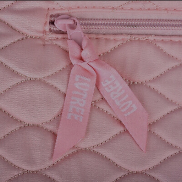 Crossbody pink quilted bag with silver hardware - Picture 2 of 5